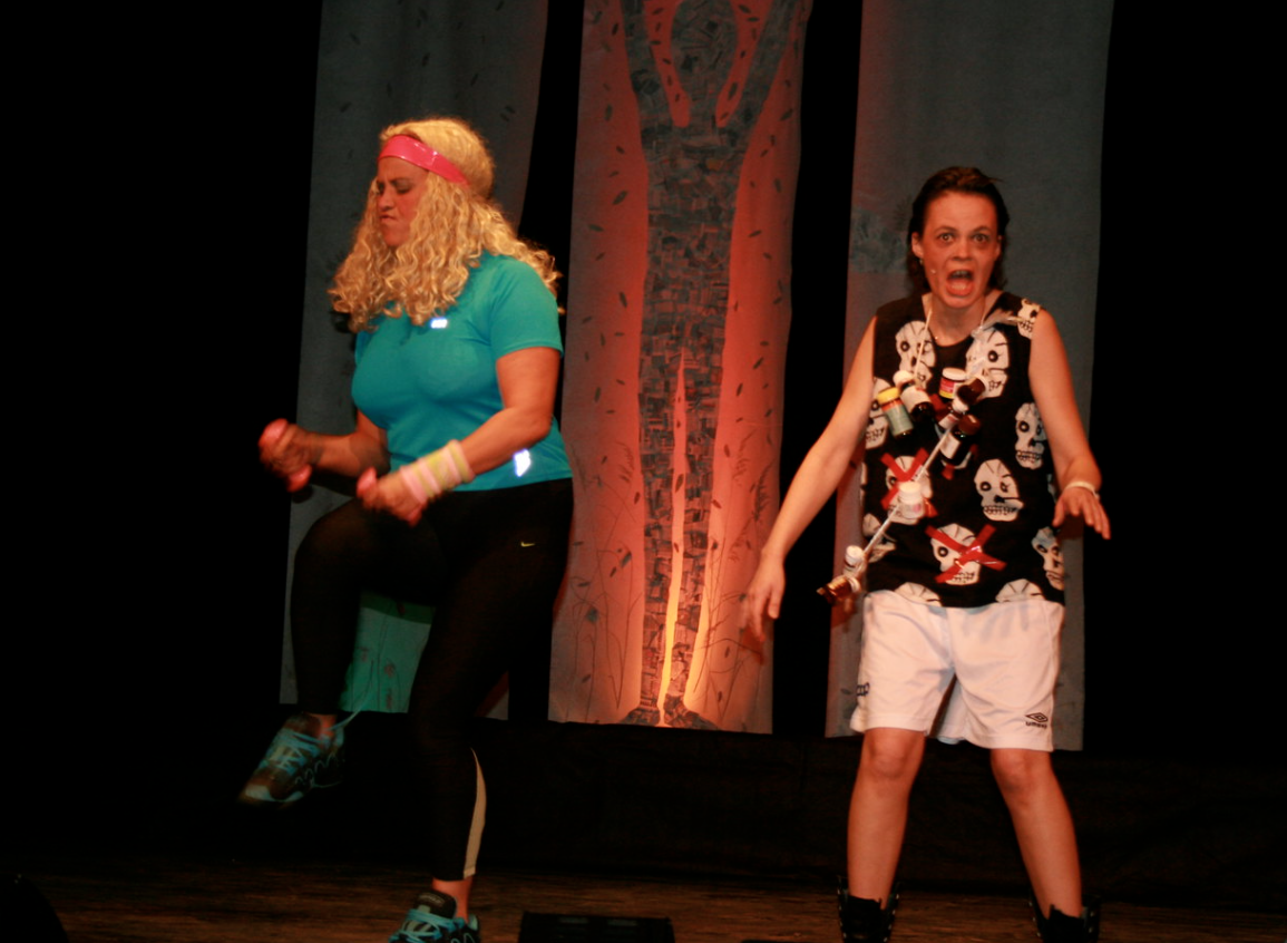 To damer i treningsklær