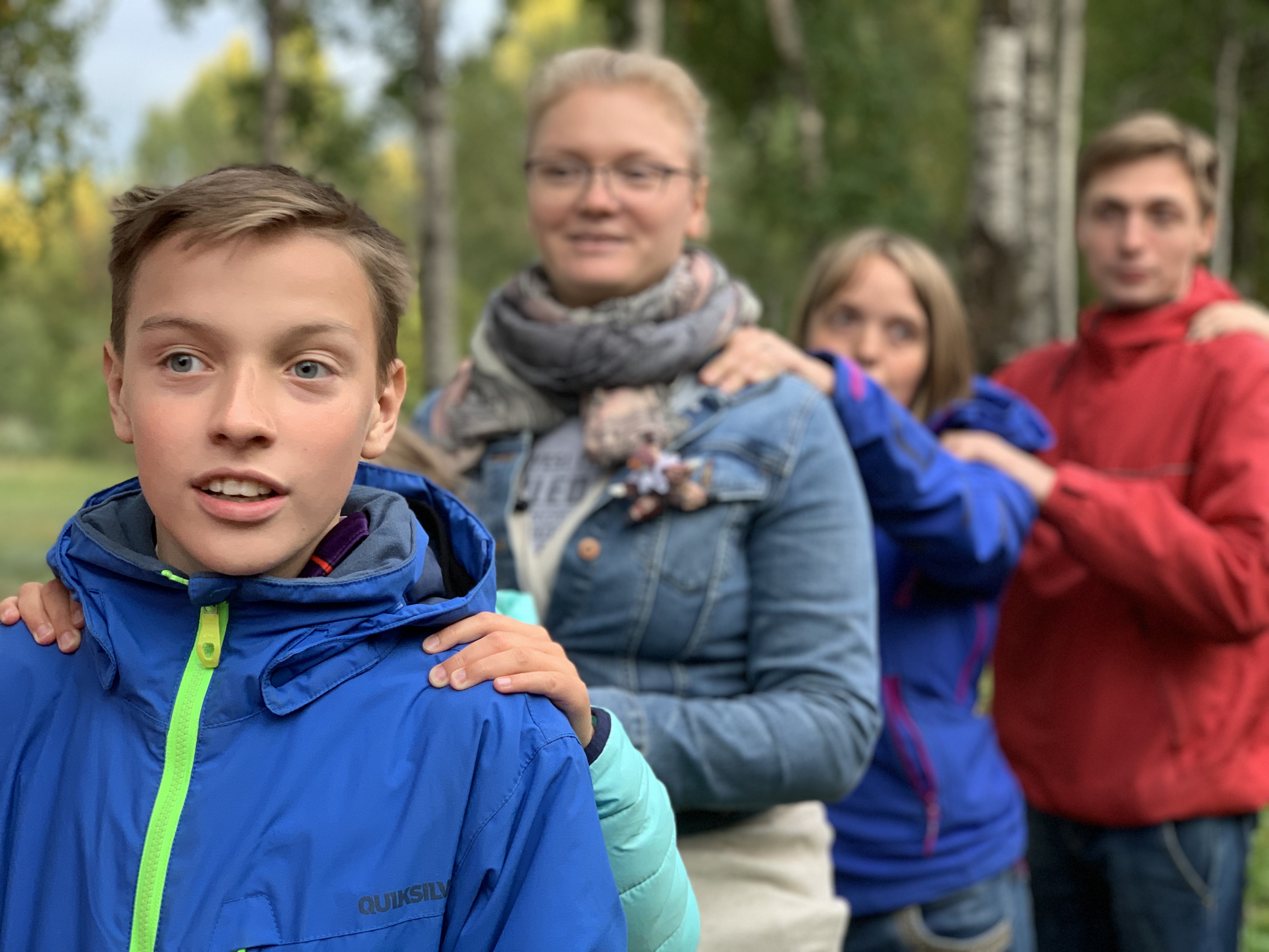 Viser bilde av 4 personer